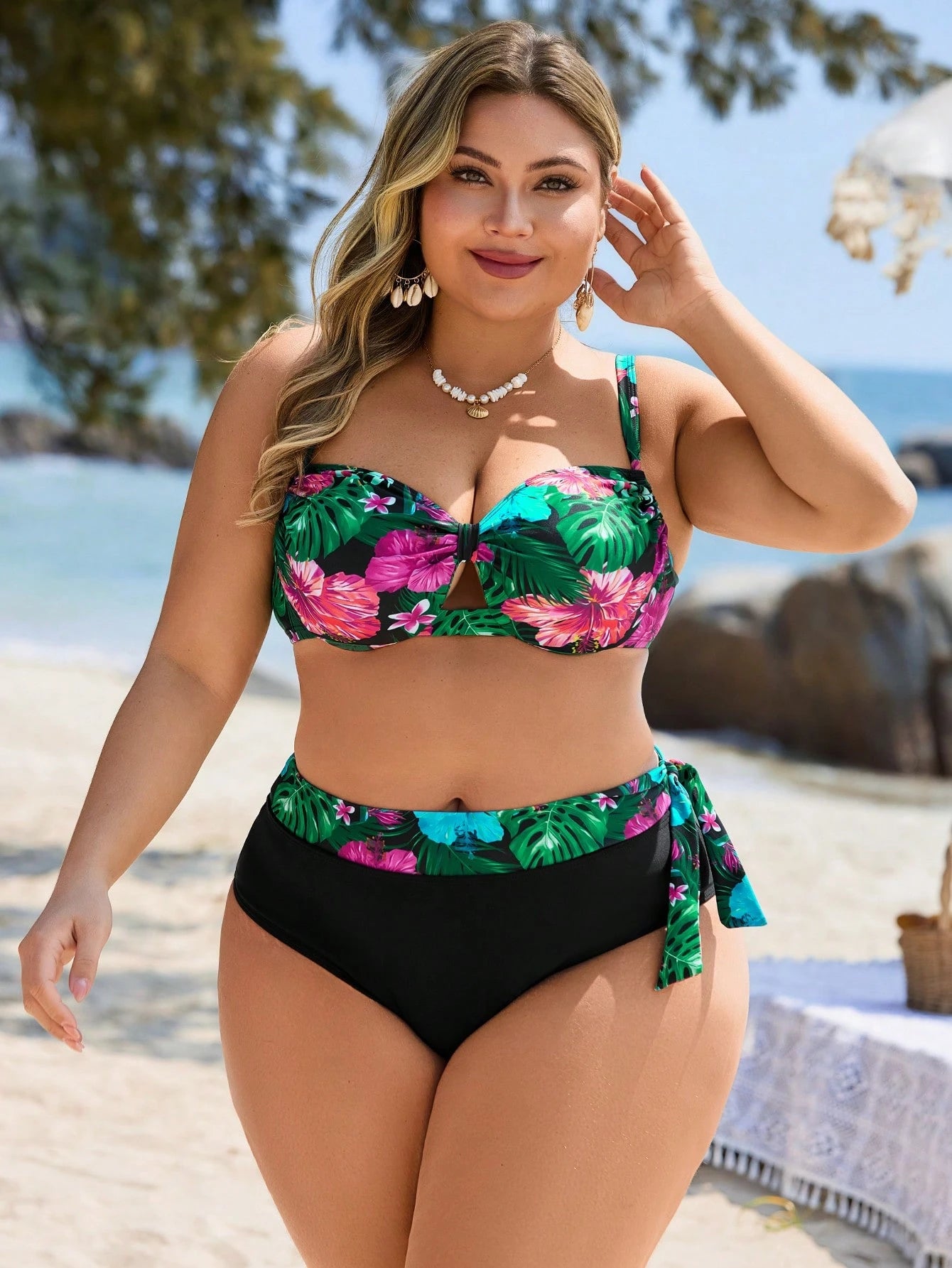 Biquíni Plus Size Cintura Alta com Bojo Estampado