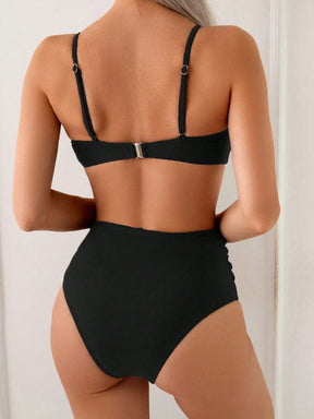 Biquíni com Bojo Cintura Alta Disfarça Barriga Detalhe de Concha