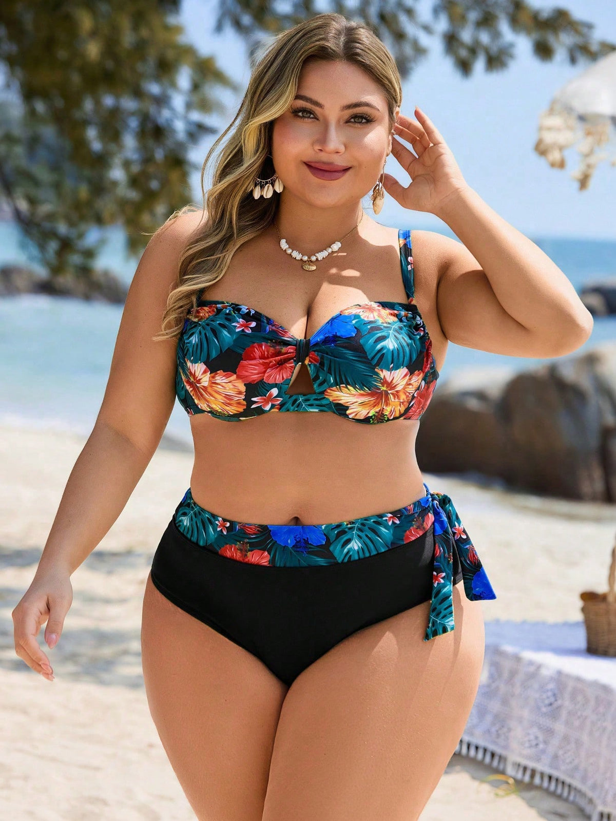 Biquíni Plus Size Cintura Alta com Bojo Estampado