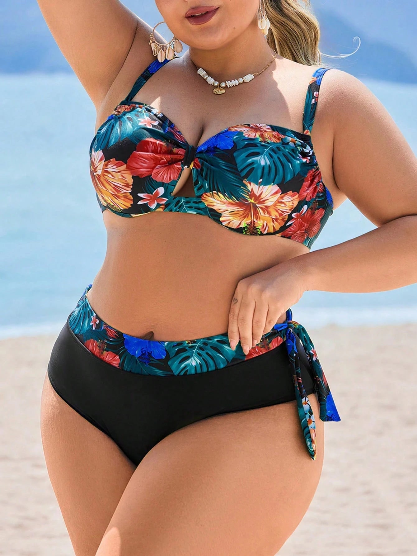 Biquíni Plus Size Cintura Alta com Bojo Estampado